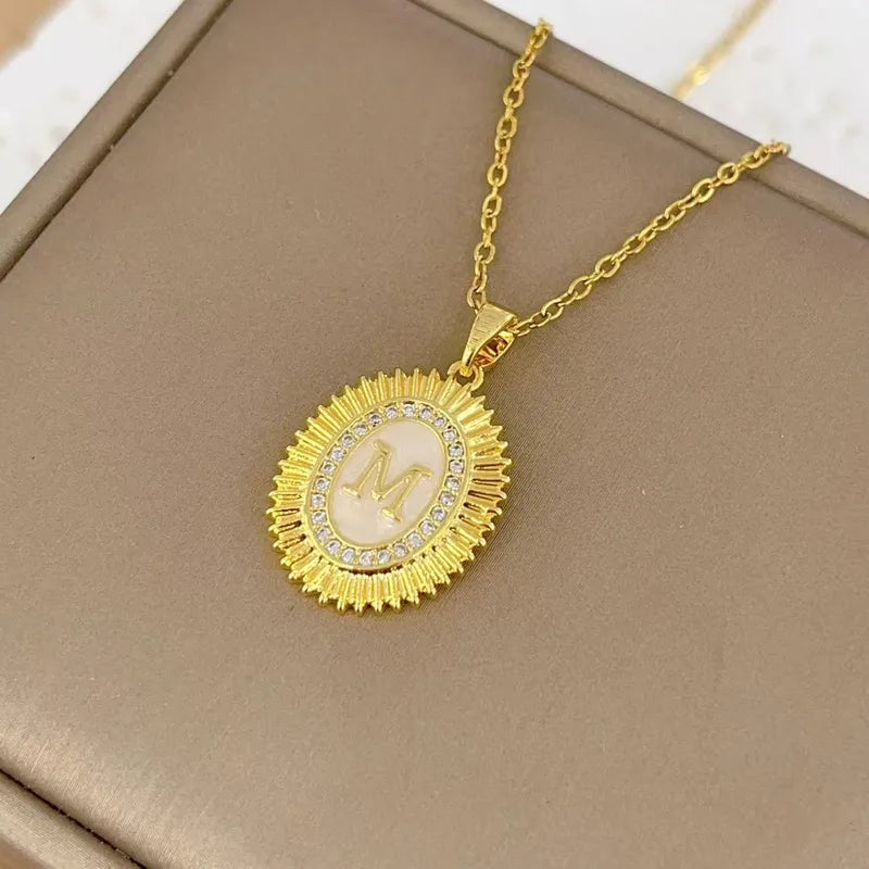 Luxurious French Style 18K Gold White Mother Of Pearl Letter Pattern Clavicle Chain Necklace With Micro-Set Zirconia For Women