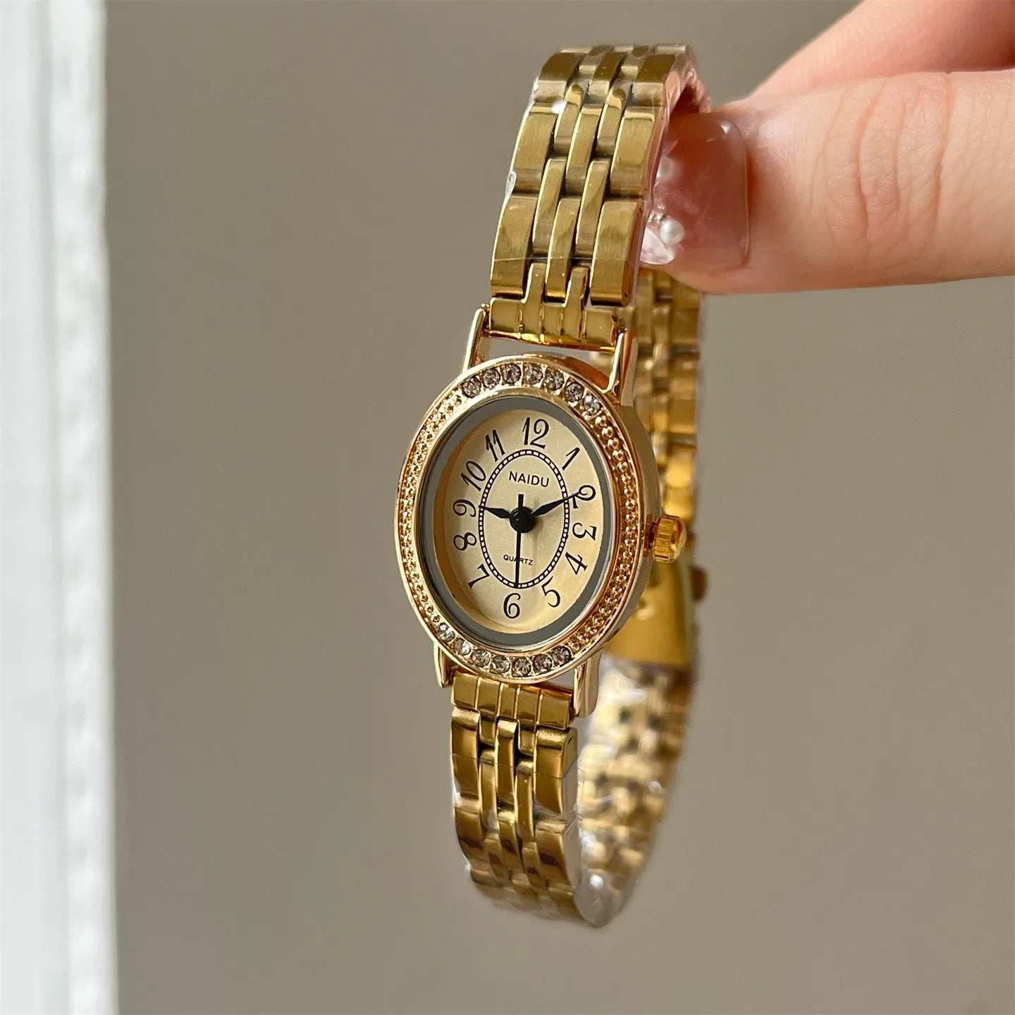 NAIDU Vintage Oval Quartz Watch Women's Diamond Embedded Stylish Retro Fashion Hand-Wound Wristwatch Elegant Timepiece