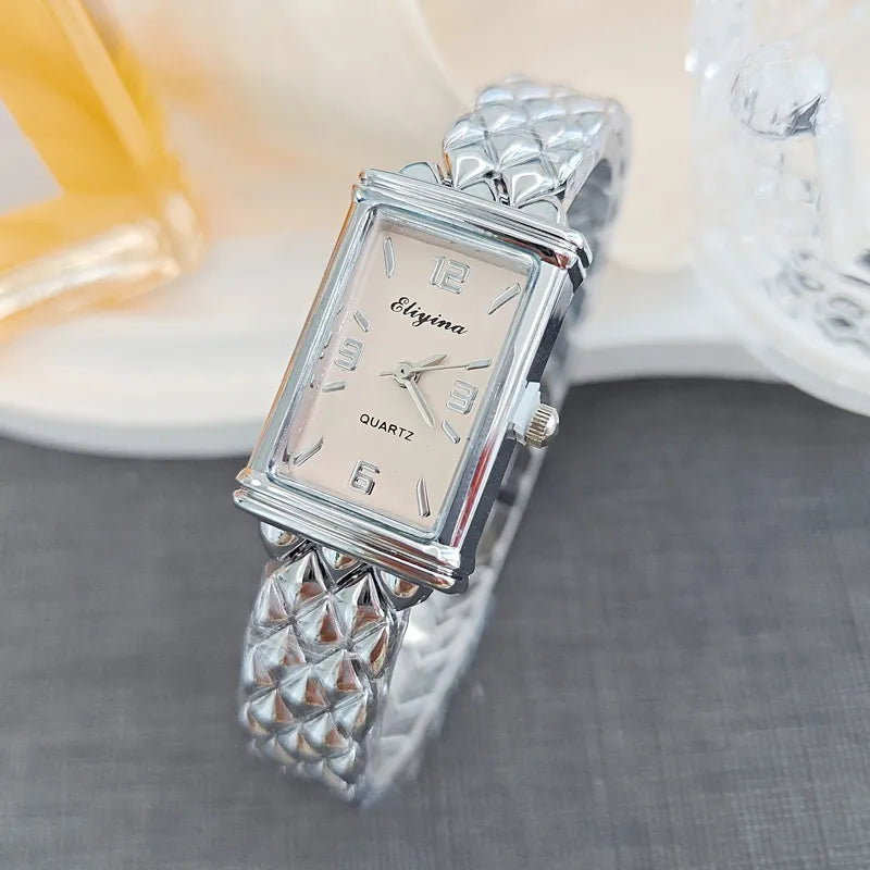 New Fashionable Ladies Quartz Watch Rectangle Design Bracelet Style High Aesthetic Value Alloy Strap Pointer Display Single Fold Clasp