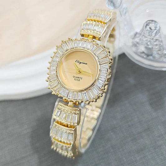New Luxury Fashion Ladies Quartz Watch Zircon Embedded Diamond High Aesthetic Value Alloy Bracelet Women's Watch Pointer Display