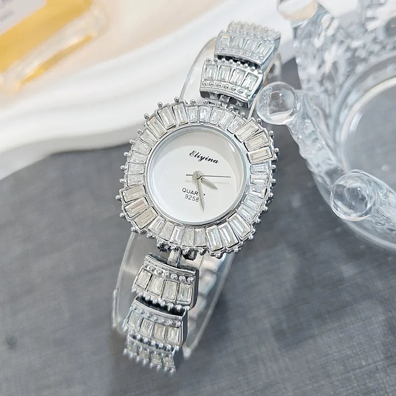 New Luxury Fashion Ladies Quartz Watch Zircon Embedded Diamond High Aesthetic Value Alloy Bracelet Women's Watch Pointer Display