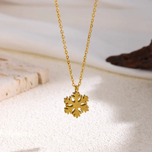 New Stylish Christmas Snowflake Pendant Necklace Stainless Steel Frosted Elegant Versatile Fashion Choker For Women