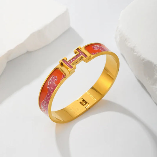 PVD Coated Real Gold Plated 18K Gold Animal Oval Titanium Steel Luxurious Simple Style Shiny Waterproof Non Tarnish Titanium Steel Bangle