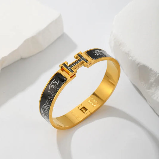 PVD Coated Real Gold Plated 18K Gold Animal Oval Titanium Steel Luxurious Simple Style Shiny Waterproof Non Tarnish Titanium Steel Bangle