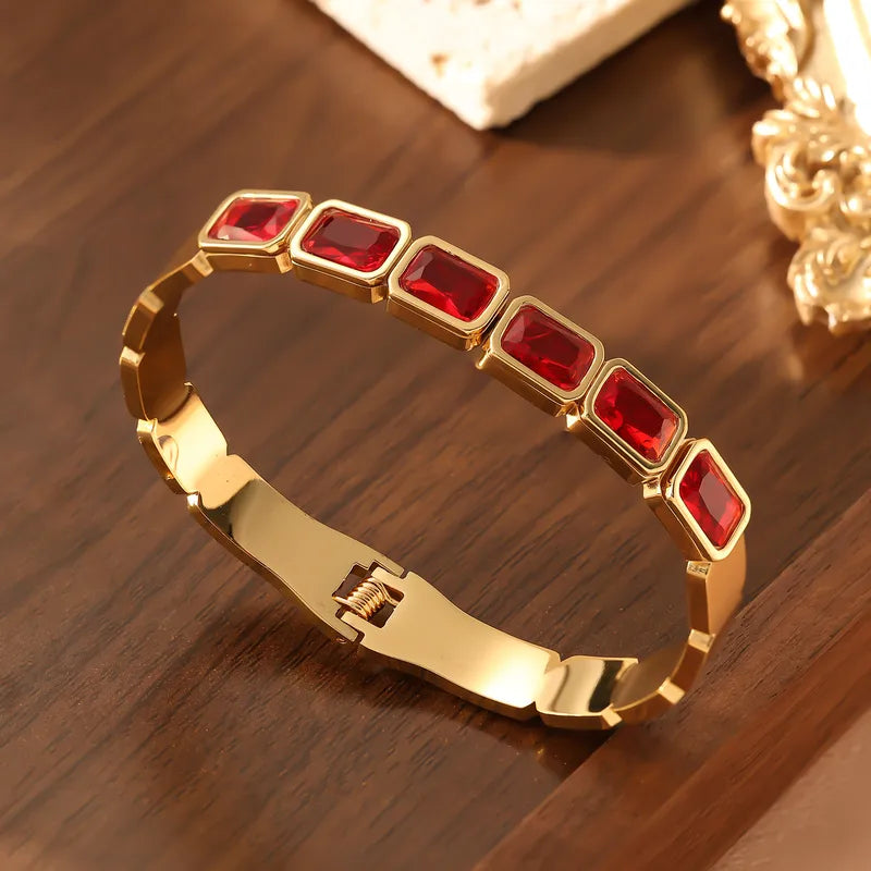 Retro Plated Titanium Steel 18K Gold Square Color Diamond Women's Buckle Design Stainless Steel Bracelet Fashion Jewelry
