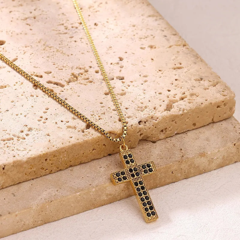 Retro Punk Cross Pendant Necklace Titanium Steel Clavicle Chain Zirconia Styling Personalized Unisex Cross Design Necklace