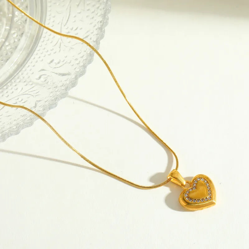 Romantic Luxury 18K Gold Plated Stainless Steel Zircon Heart Pendant Necklace Casual Elegant Cute Simple Design Lobster Clasp