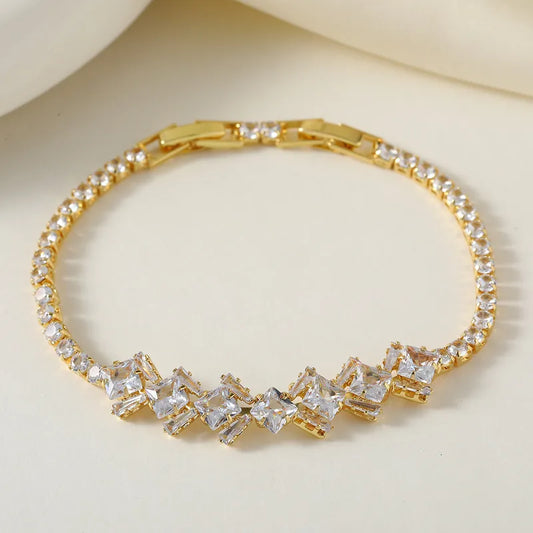 Romantic Luxury Copper Plated 14K Gold Embedded Zircon Heart Full Diamond Bracelet Elegant Sexy Sparkling Alluring Chain Accessory