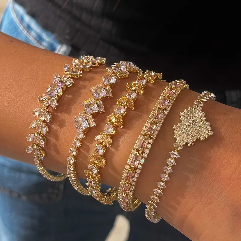 Romantic Luxury Copper Plated 14K Gold Embedded Zircon Heart Full Diamond Bracelet Elegant Sexy Sparkling Alluring Chain Accessory