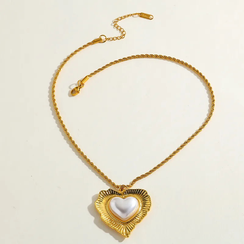 Sweet Cute 18K Gold Plated Stainless Steel Pearl Embedded Heart Pendant Necklace Casual Romantic Commute Style Weekend Indoor Daily Festival