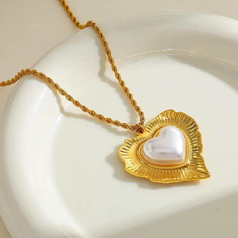 Sweet Cute 18K Gold Plated Stainless Steel Pearl Embedded Heart Pendant Necklace Casual Romantic Commute Style Weekend Indoor Daily Festival