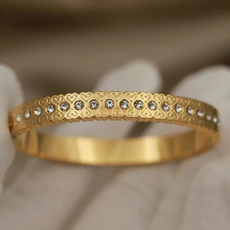 Titanium Steel Heart Shaped Buckle Bracelet Women's Personality Wave Pattern Vacuum Plating Gold Zircon Induction Fitting Hand Chain