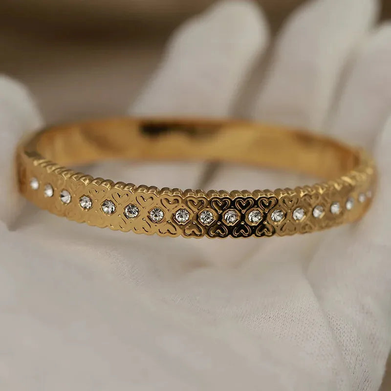 Titanium Steel Heart Shaped Buckle Bracelet Women's Personality Wave Pattern Vacuum Plating Gold Zircon Induction Fitting Hand Chain