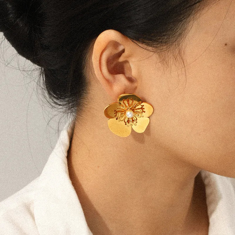 Titanium Steel Jewelry Ins Style Stainless Steel Earrings 18k Gold Flower Pearl Earrings Versatile Elegant Stud Earrings