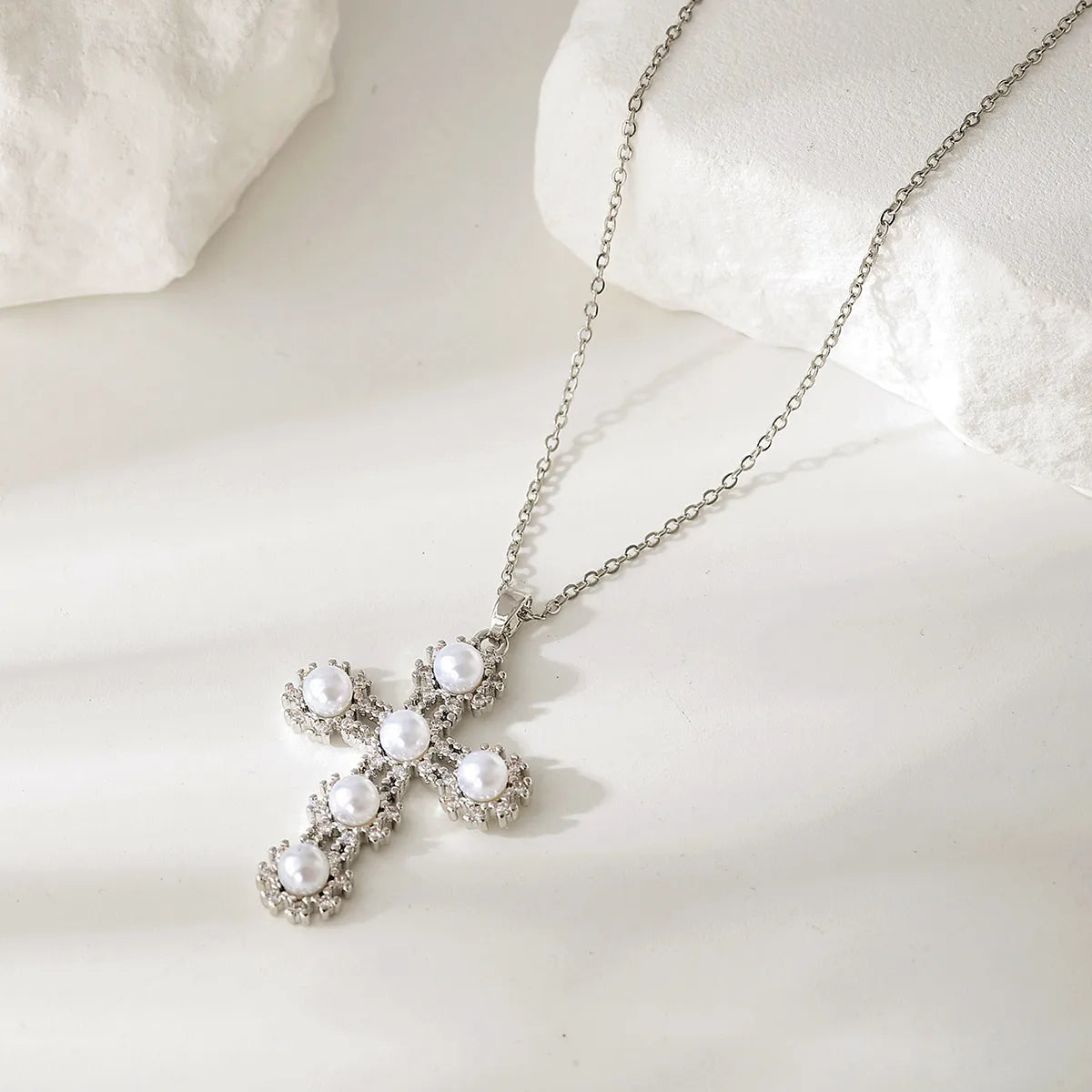 Trendy Geometric Diamond Embedded Necklace Luxury Fashion Women's Cross Pendant Clavicle Chain Copper Material Gold Plated