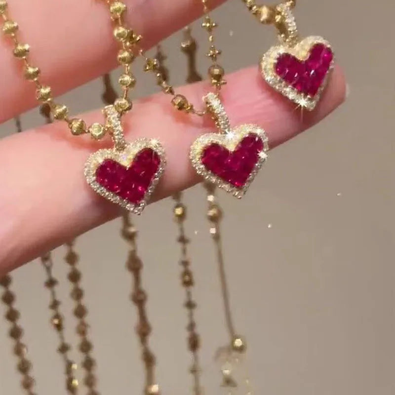 Ultra-Shiny Red Heart Pendant Necklace Women's Elegant Fashion Sweet Cherry Lockbone Chain Geometric Pattern Copper Material