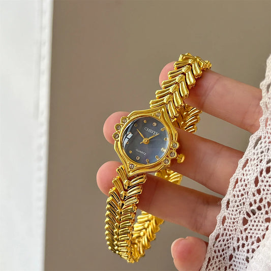 Vintage Gold Quartz Watch For Women Compact Elegant Stylish Alloy Bracelet Luxury Miniature Precision High-End Sensation