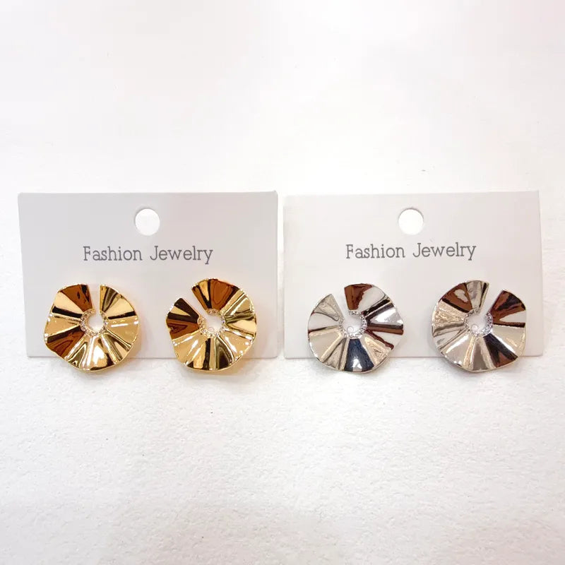 Water-Plated Flower Earrings Hot-Selling Fashion Jewelry For Women Casual And Simple Style All Seasons