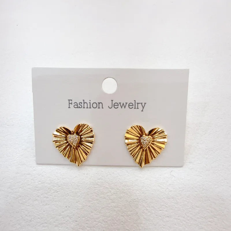 Water Plated Micro Paved Zircon Heart Shaped Earrings Fashionable Casual Style Women's Copper Ear Studs For Daily Wear