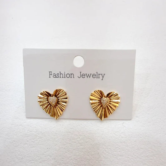 Water Plated Micro Paved Zircon Heart Shaped Earrings Fashionable Casual Style Women's Copper Ear Studs For Daily Wear